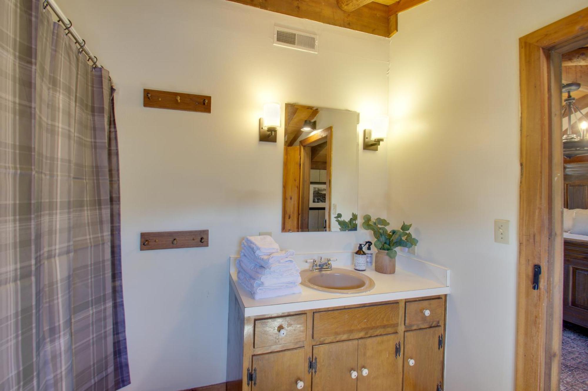 Cozy Log Cabin Getaway With Fire Pit And 3 Acres! Ruckersville Bagian luar foto