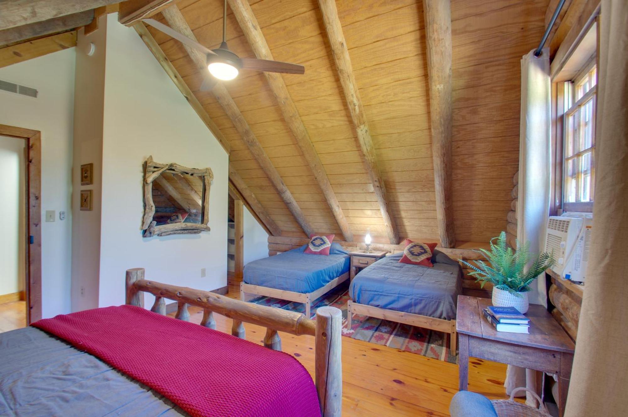 Cozy Log Cabin Getaway With Fire Pit And 3 Acres! Ruckersville Bagian luar foto
