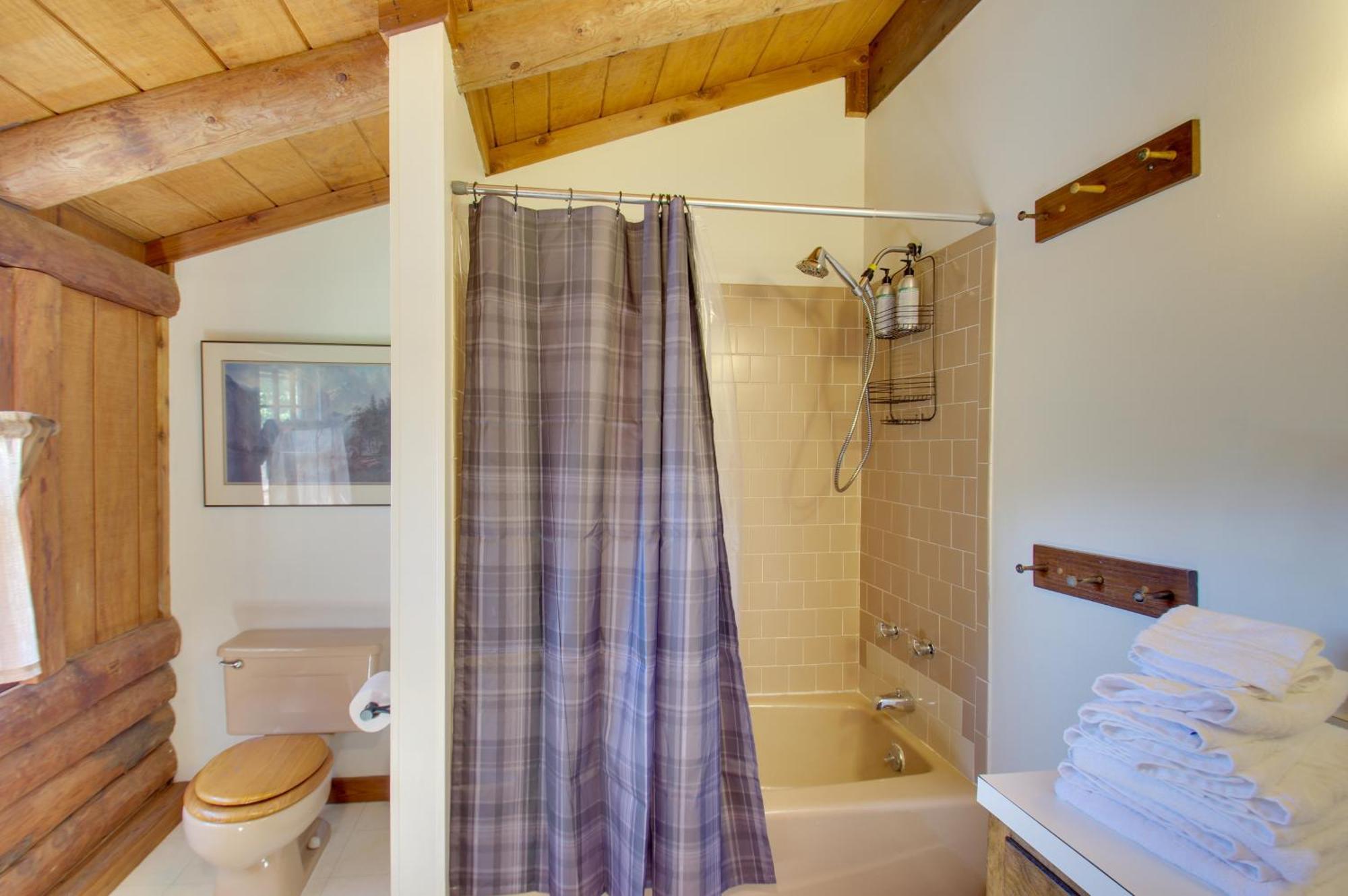 Cozy Log Cabin Getaway With Fire Pit And 3 Acres! Ruckersville Bagian luar foto