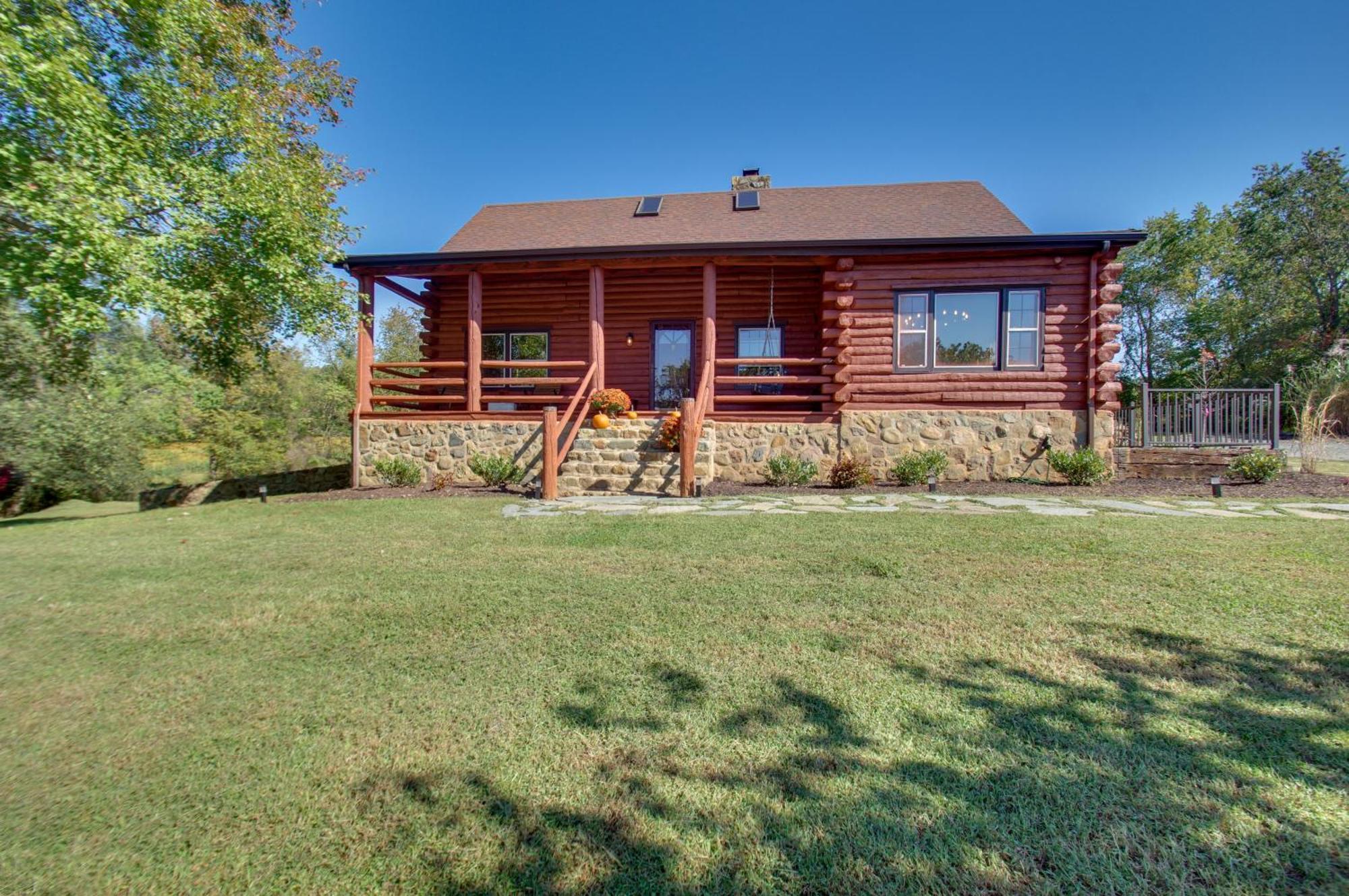 Cozy Log Cabin Getaway With Fire Pit And 3 Acres! Ruckersville Bagian luar foto
