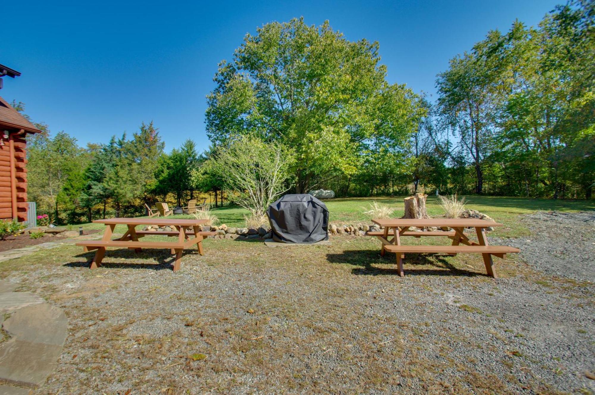 Cozy Log Cabin Getaway With Fire Pit And 3 Acres! Ruckersville Bagian luar foto